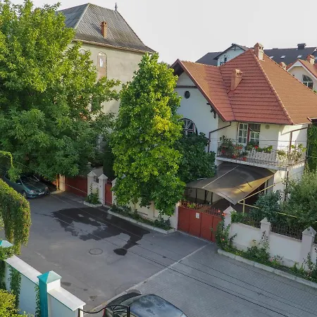 Lyon Golden Villa Chisináu